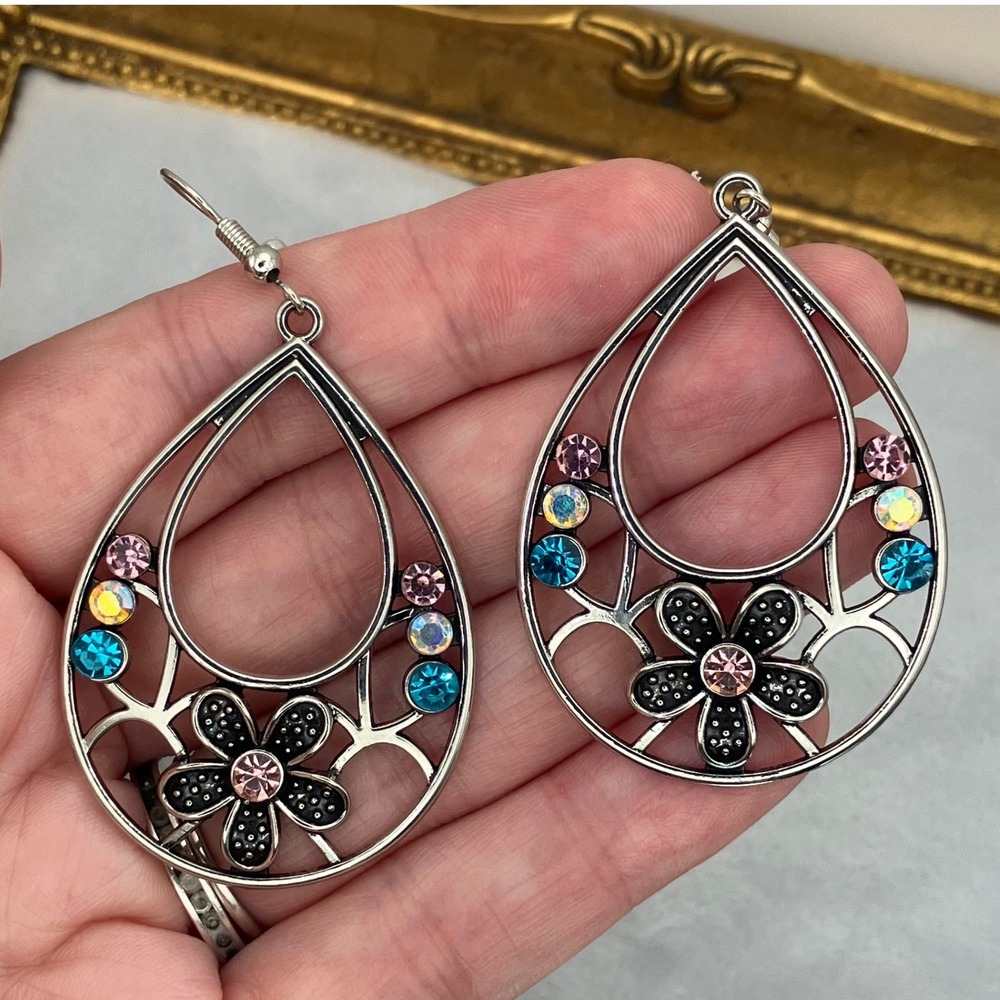 Silver Tone Floral Teardrop Earrings Rhinestone Dangle Fairycore Whimsy Pastel